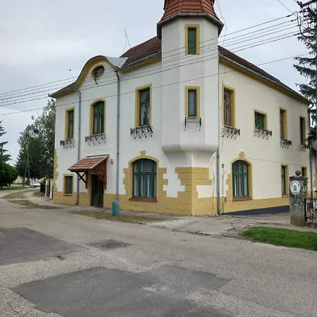 Meller-kastely Bed & Breakfast Csurgo