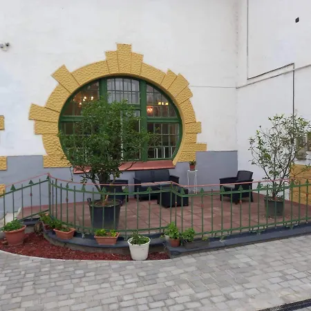 Bed & Breakfast Meller-kastely *