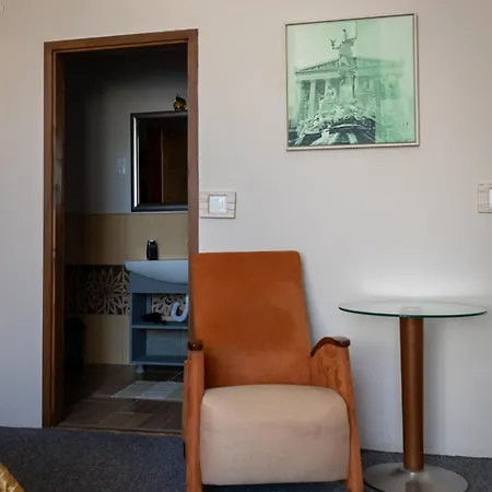 Bed & Breakfast Meller-kastely