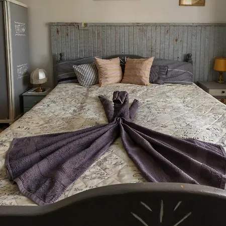 Meller-kastely Bed & Breakfast