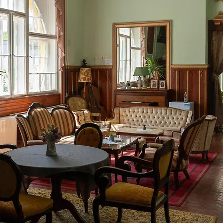 Bed & Breakfast Meller-kastely *