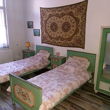 Meller-kastély Bed and breakfast