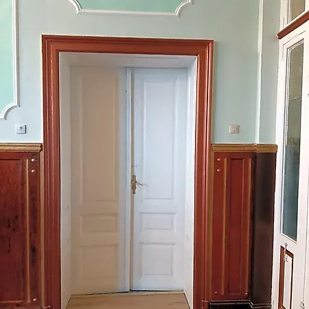Bed & Breakfast Meller-kastely