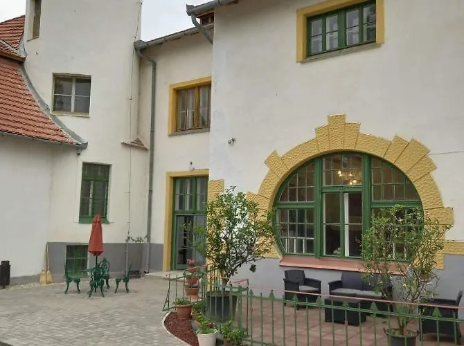Meller-kastely Nocleg ze śniadaniem 3*